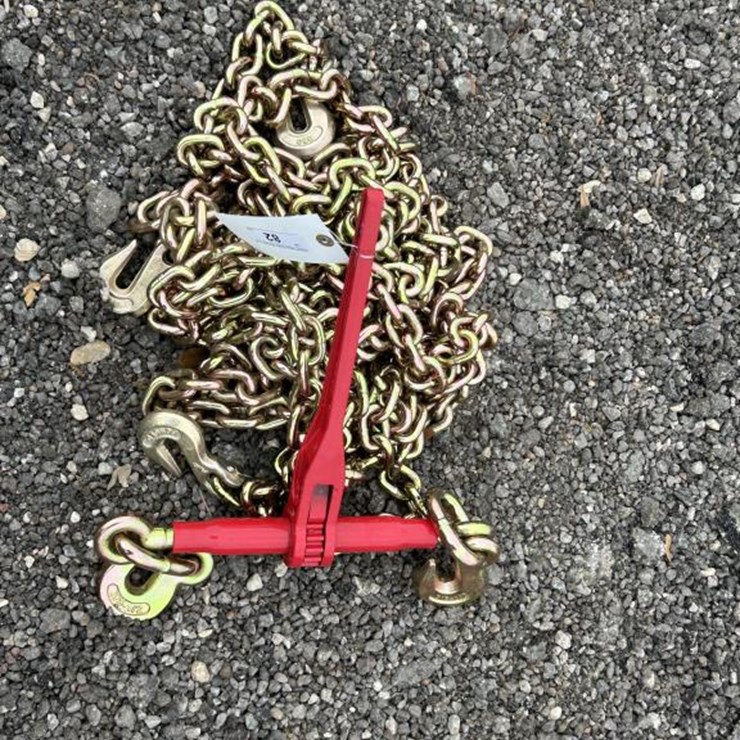 #82 • (2) 3/8" 20' Chains & (1) 9,200 lb Boomer