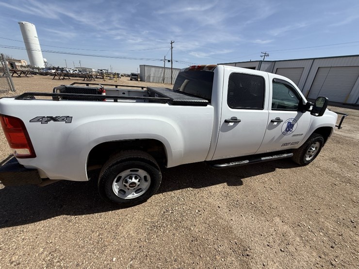 2013-gmc-sierra-2500hd-image-4
