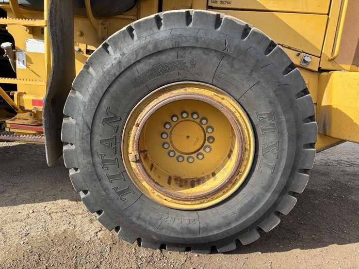 2008-deere-624j-image-21