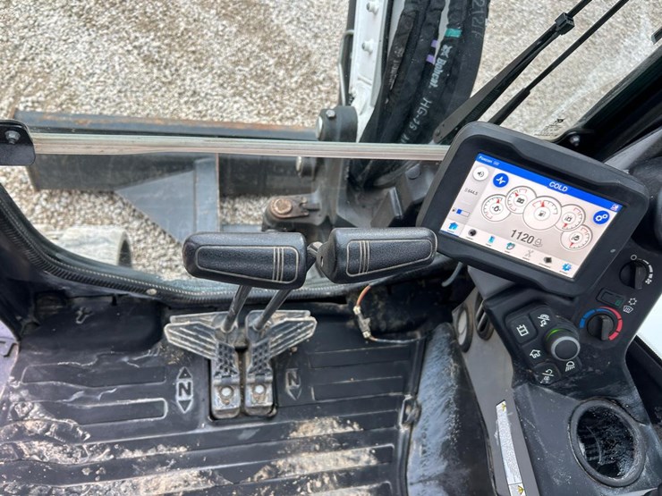 2022-bobcat-e50-image-21