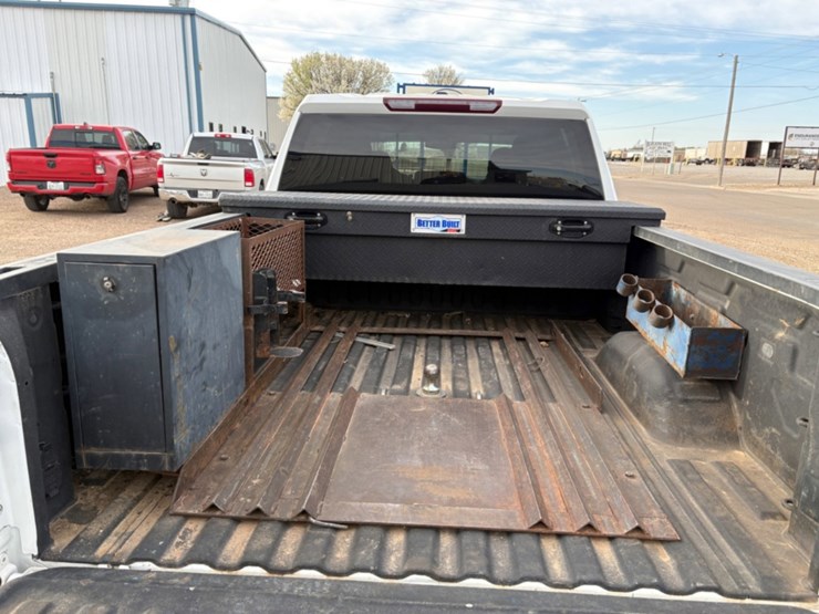 2022-chevrolet-silverado-2500hd-image-4