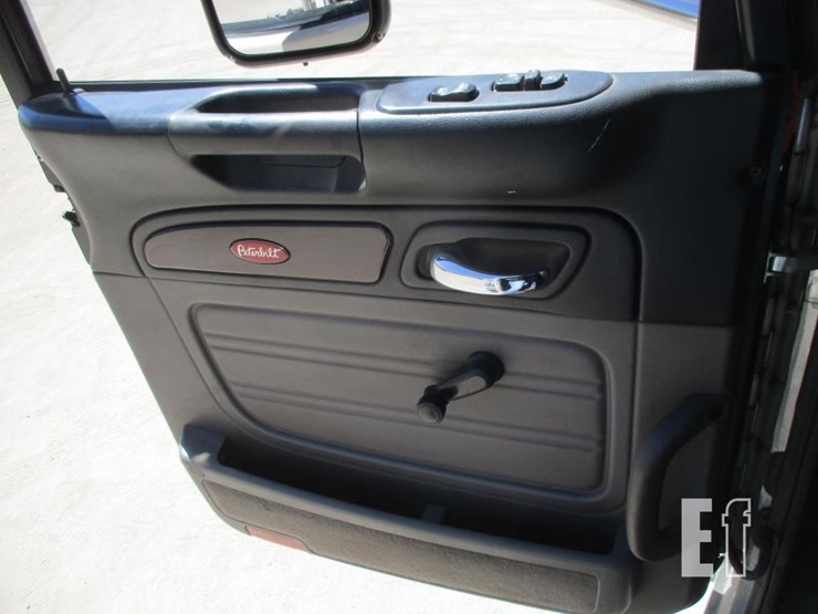 2012-peterbilt-386-image-14