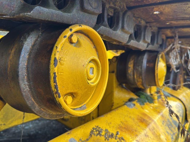 international-125c-image-8