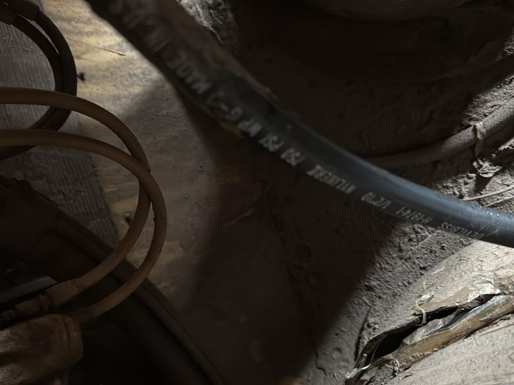 #239-•-black-hose-image-3