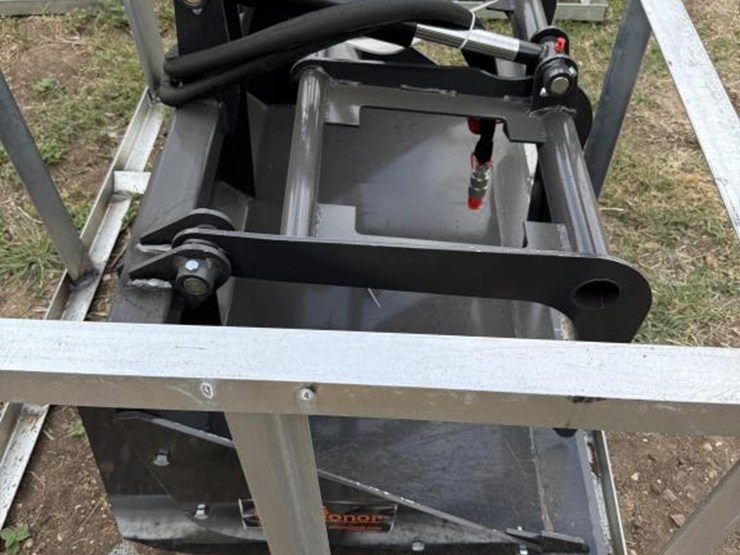 #38-•-mini-skid-steer-grapple-bucket-image-2