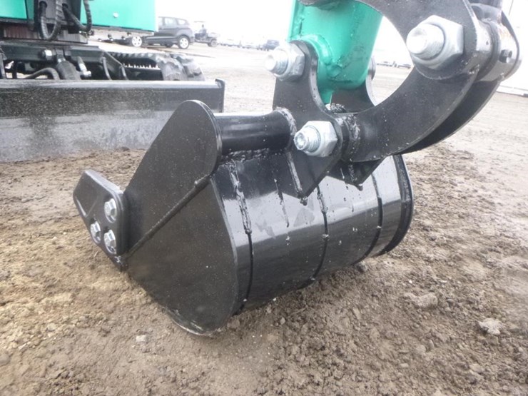 2025-agt-h15r-hydraulic-excavator-image-10