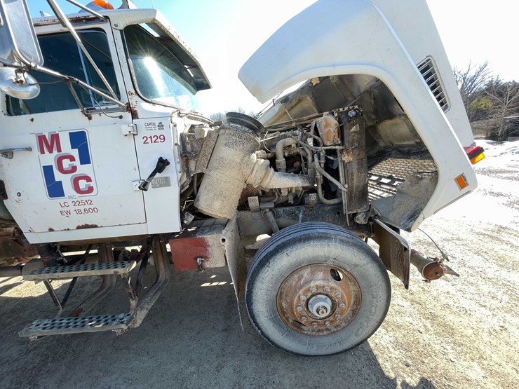 1987-ford-ltl9000-image-89