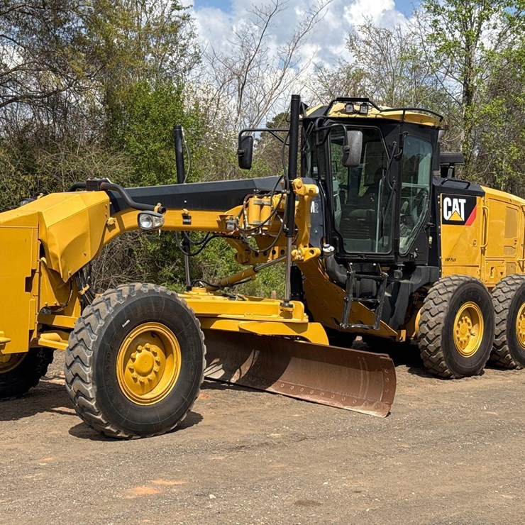 2011 CATERPILLAR 140M2 VHP PLUS