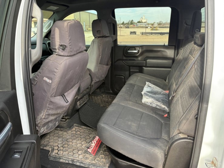 2022-chevrolet-silverado-2500hd-image-6