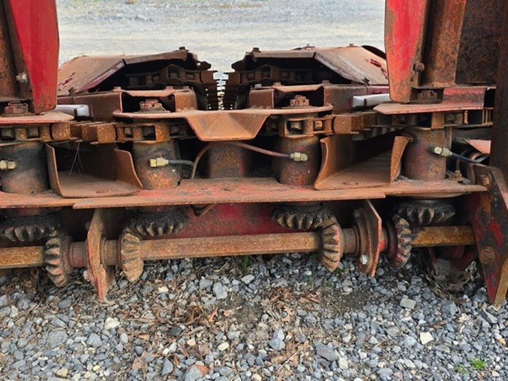 case-rche-3-row-corn-head-image-5