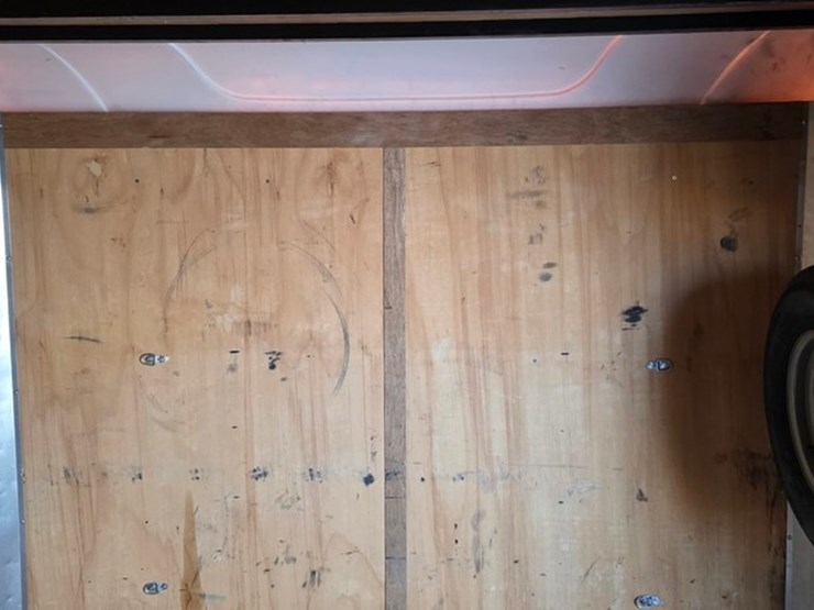 2013-united-trailer-2-axle-20'-box-trailer-(title)-image-33