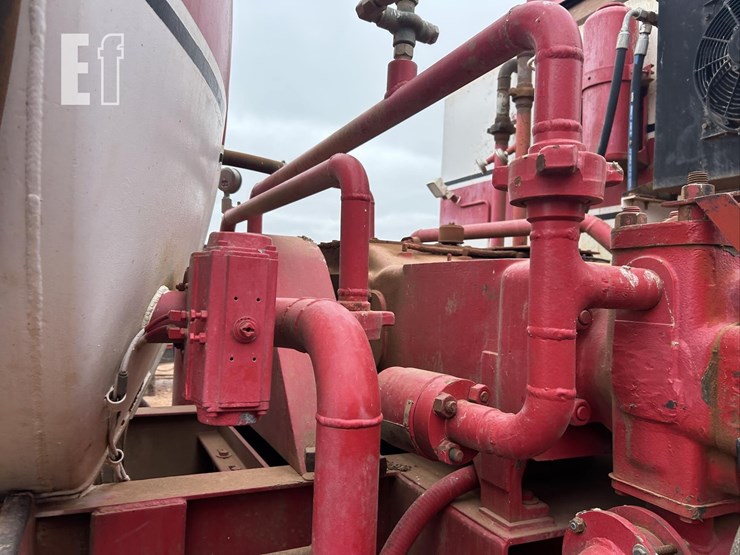 2004-peterbilt-357-image-11