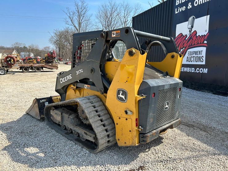 2019-deere-317g-image-2