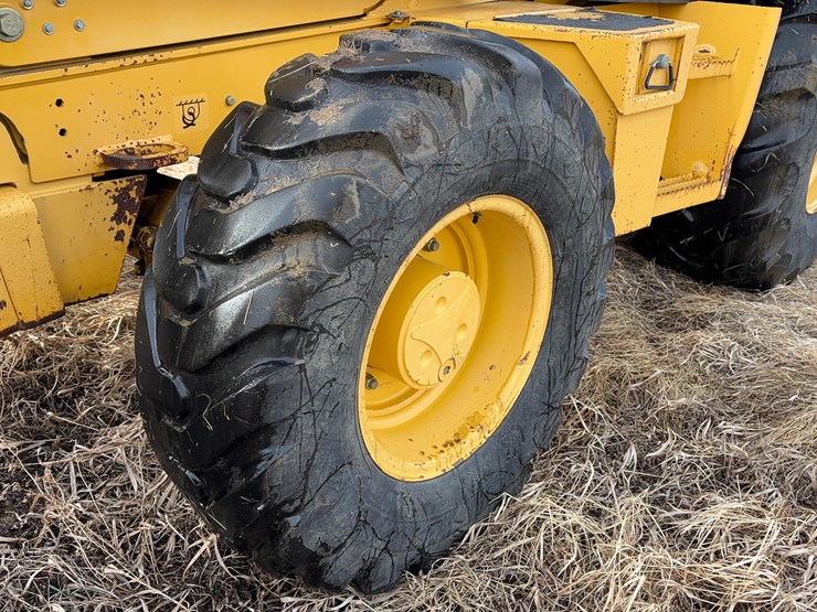 2001-deere-410g-image-18