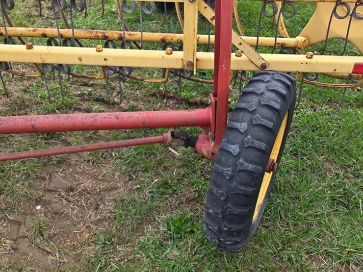 new-holland-256-image-12