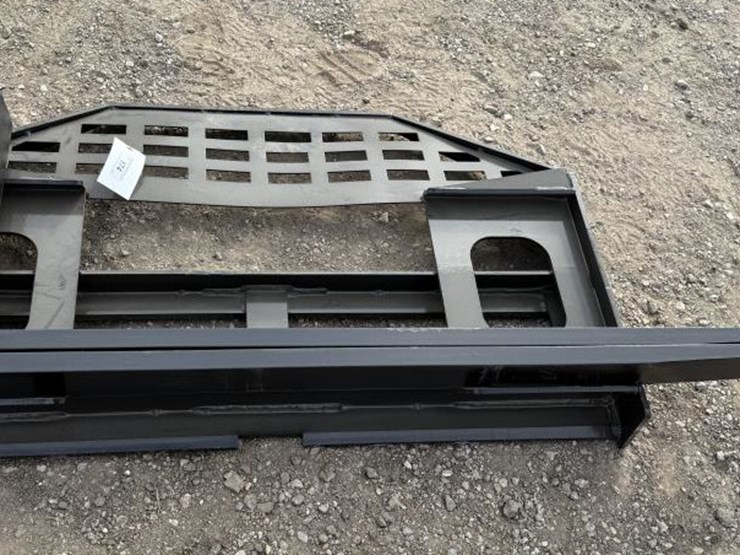 #174-•-skid-steer-forks-image-2