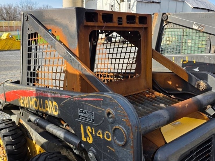 new-holland-ls140-image-19