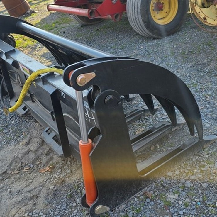 New Wildkat 84" Skidloader Root Rake Grapple
