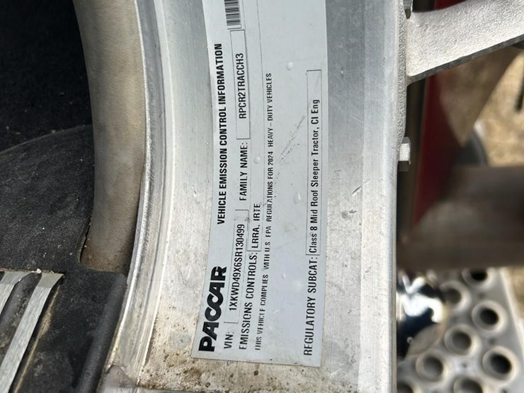 2025-kenworth-w900-image-55