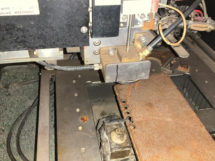 #215-•-mitsubishi-electrical-discharge-machine-image-17