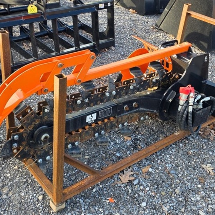 New GiYi Mini Skidloader Trencher
