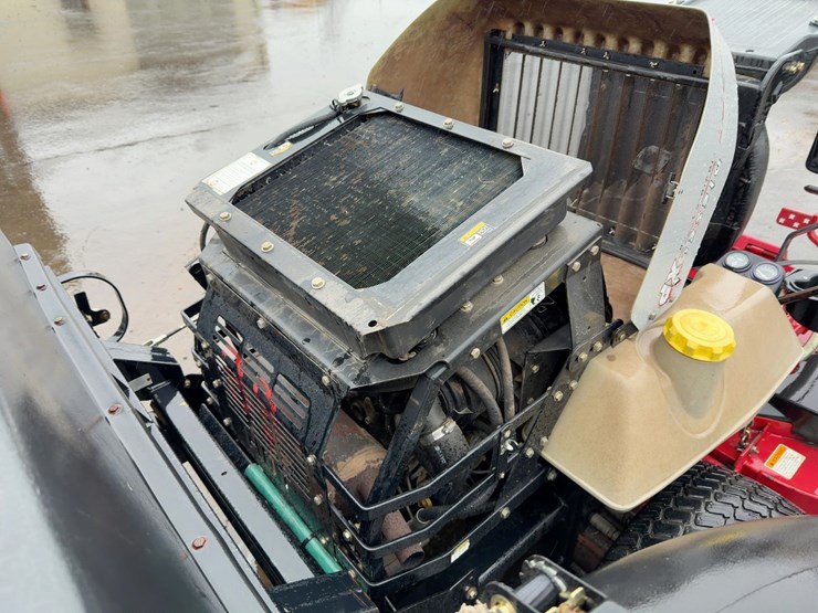 exmark-lazer-z-zero-turn-mower-image-10