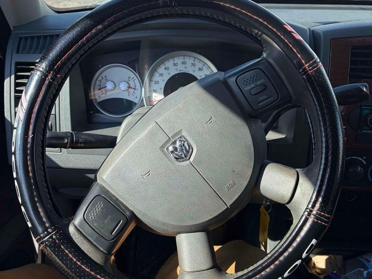 2005-dodge-dakota-image-14