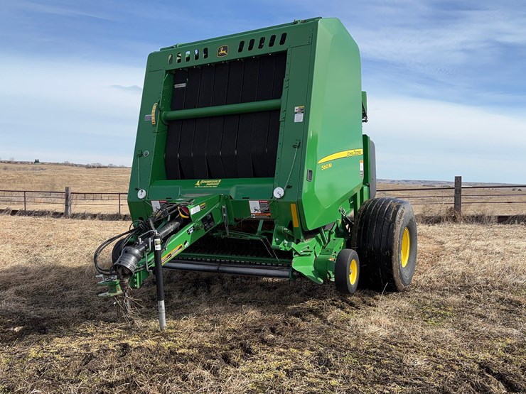 john-deere-560m-image-15