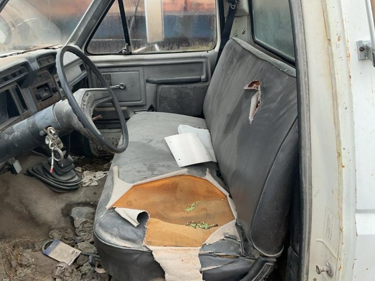 1984-ford-f350-image-18