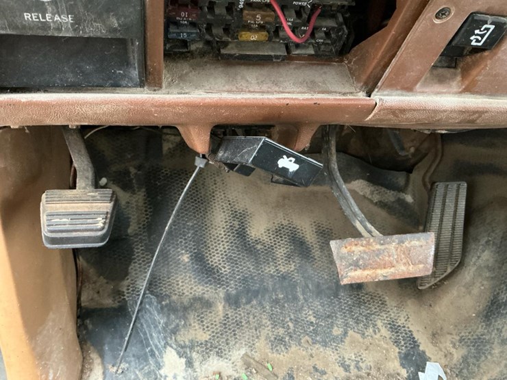 1991-chevrolet-cheyenne-3500-image-22