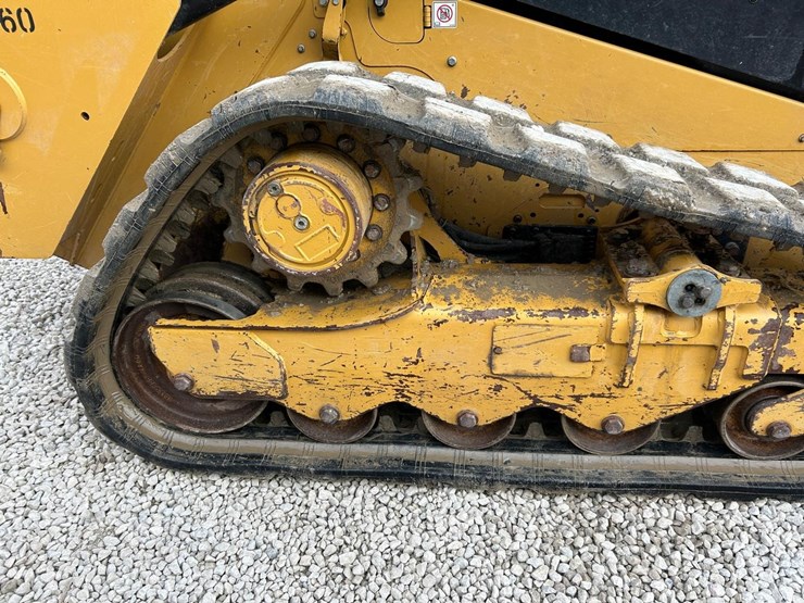 2023-caterpillar-259d3-image-13