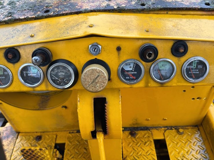 international-125c-image-35