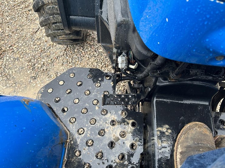 2016-new-holland-workmaster-70-image-27