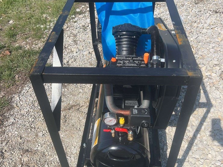 2026-agt-industrial-le4-air-compressor-image-2