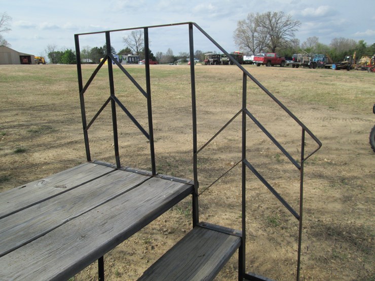 #44104-•-3'-w-x-39"-h-steps-image-6