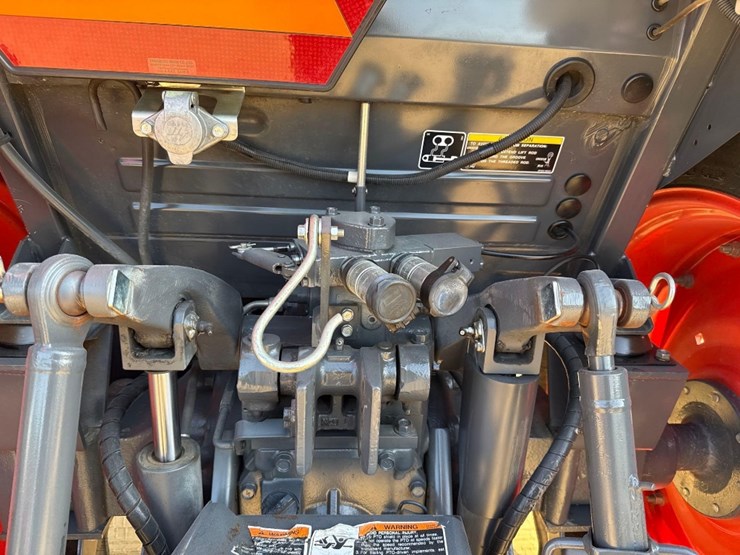 kubota-m7060-image-17