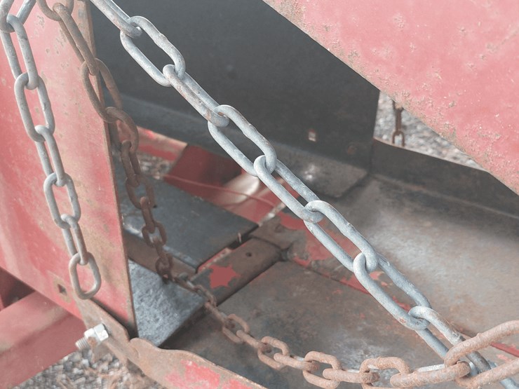 ih-435-square-baler-image-9