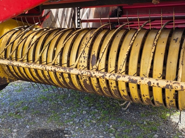 new-holland-853-image-18