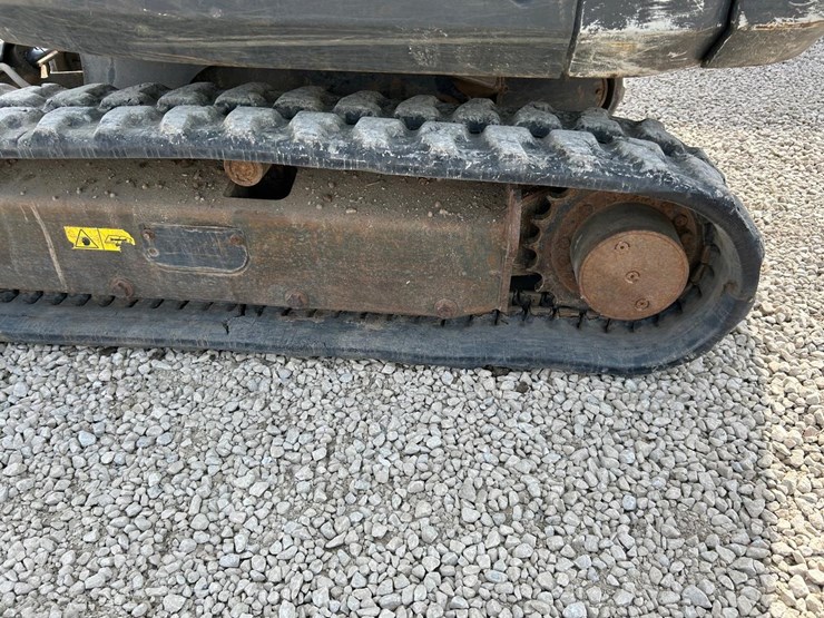 2016-bobcat-e32-image-17