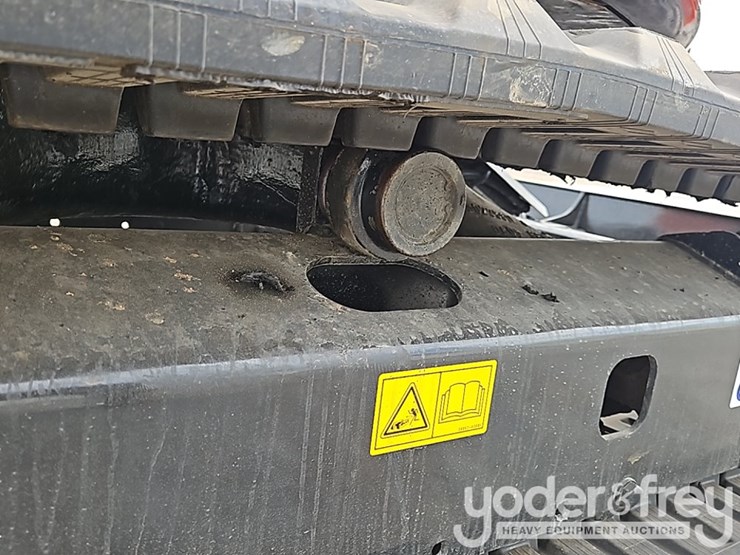 2011-hitachi-zx50u-3f-image-10