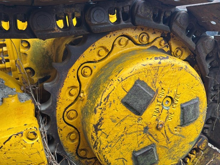 international-125c-image-12