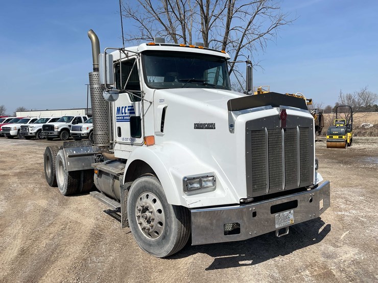 2004-kenworth-t800-image-3