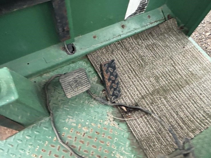 taylor-dunn-b2-48-image-11