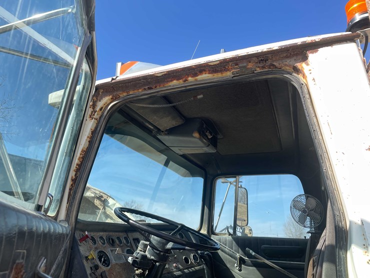 1987-ford-ltl9000-image-115