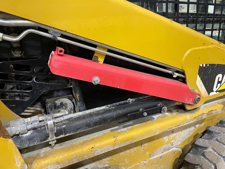 2012-caterpillar-226b3-image-20