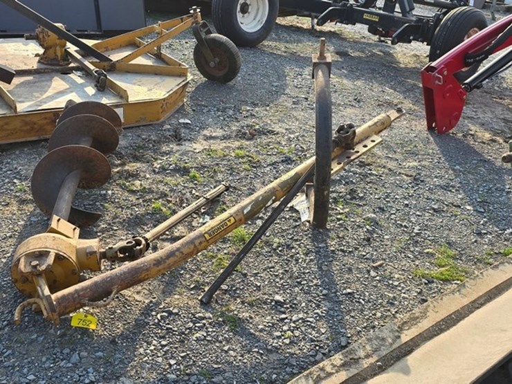 leinbach-12"-3pt.-post-hole-digger-image-1