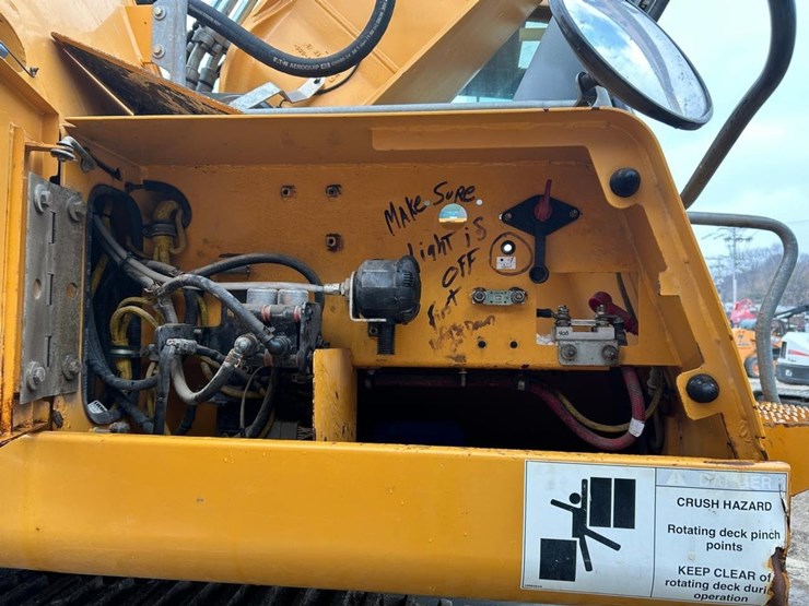 2016-liebherr-r946-lc-image-12