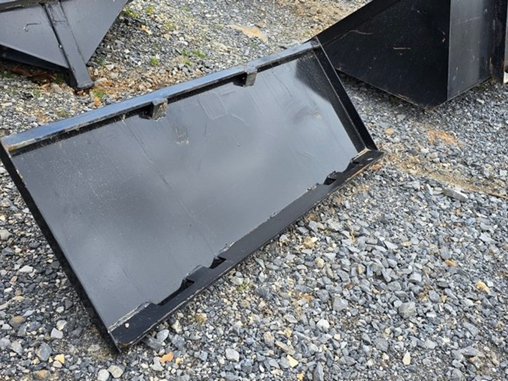 new-kivel-skidloader-hitch-image-2