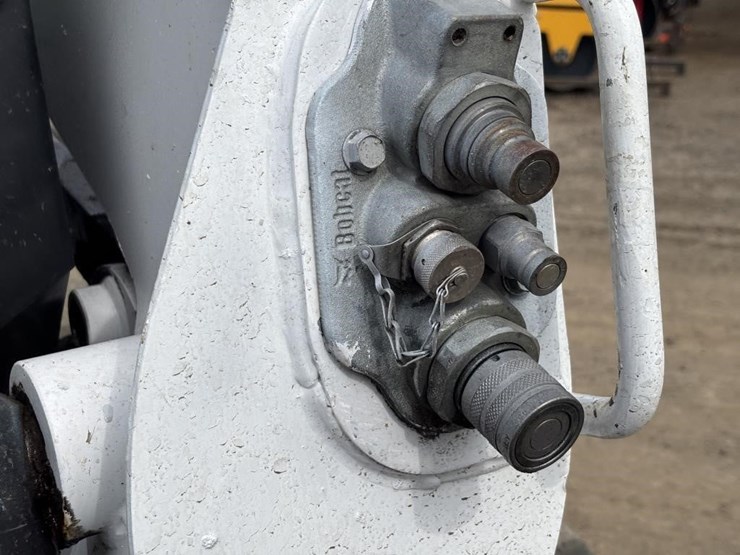 2019-bobcat-t650-image-15