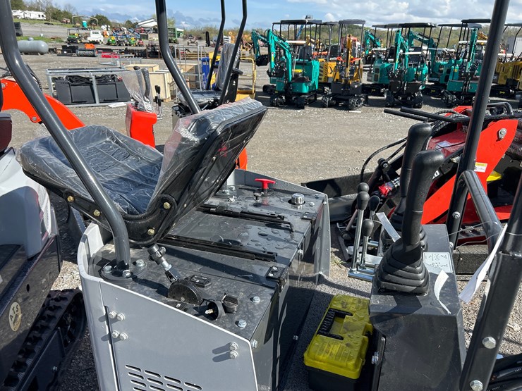 #98-•-2026-ats-d12d-mini-excavator-image-4